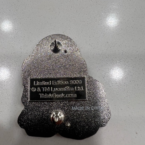 Star Wars May the 4th Be With You ThinkGeek R2D2 Pin LIMITED EDITION Of 3000 - Picture 3 of 4